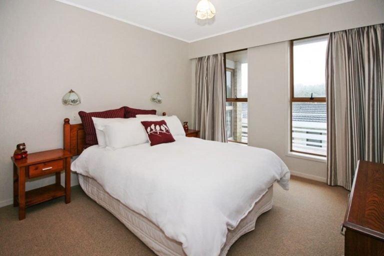 Photo of property in 49 Cumberland Street, Merrilands, New Plymouth, 4312