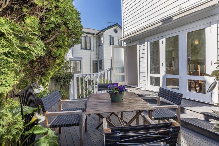 Photo of property in 12b Hobson Street, Thorndon, Wellington, 6011