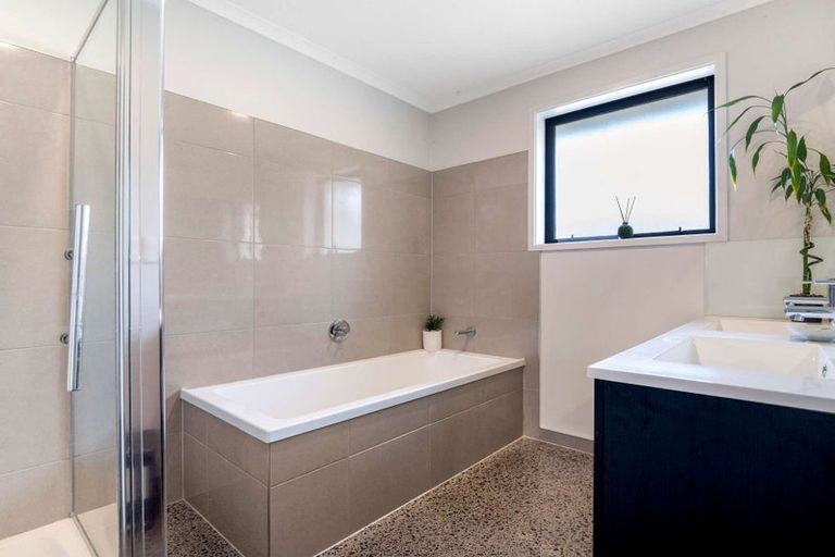 Photo of property in 103 Mcleod Road, South Head, Helensville, 0874