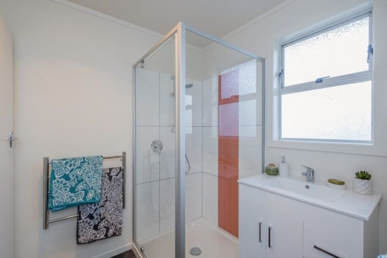 Photo of property in 21 Charles Street, Levin, 5510