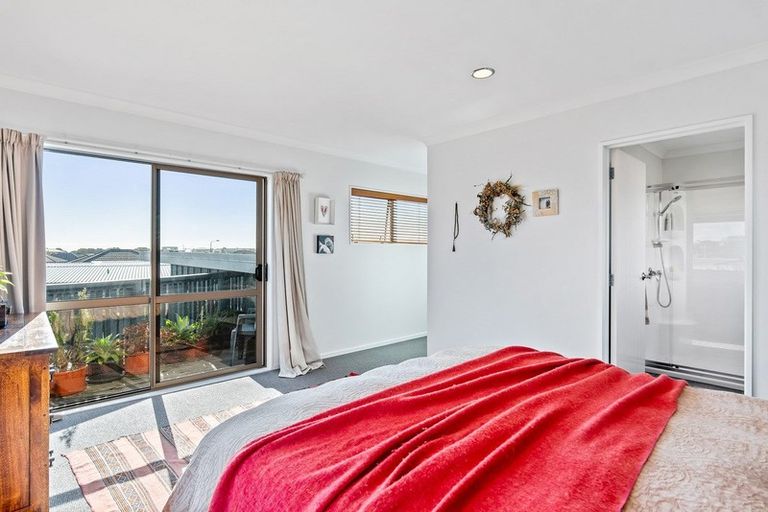 Photo of property in 30 Pharazyn Avenue, Waikanae Beach, Waikanae, 5036