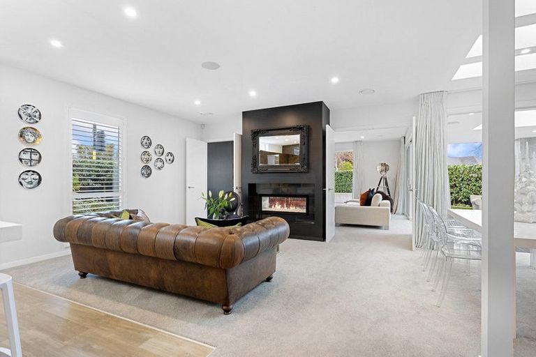 Photo of property in 2 Snowdon Road, Fendalton, Christchurch, 8052