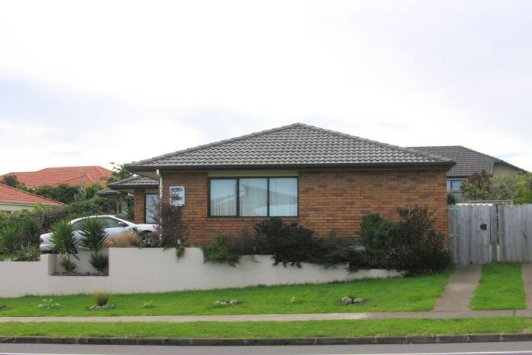 Photo of property in 124 Kilkenny Drive, East Tamaki Heights, Auckland, 2016