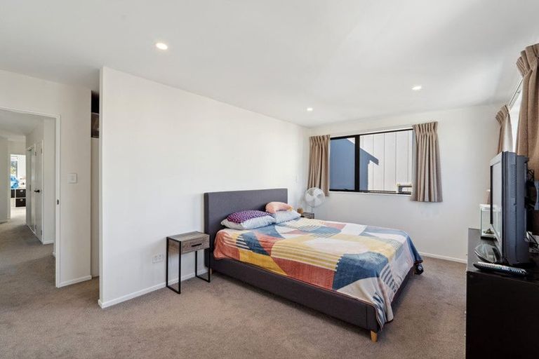 Photo of property in 46 Celestial Crescent, Orewa, 0931