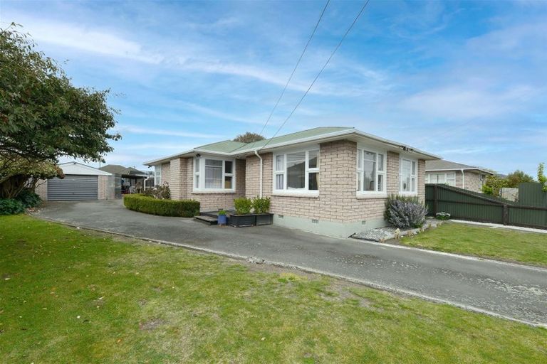 Photo of property in 24 Wimborne Crescent, Aranui, Christchurch, 8061