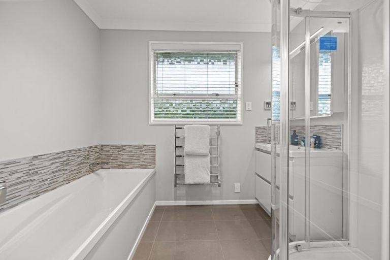 Photo of property in 16 Drury Street, Cloverlea, Palmerston North, 4412