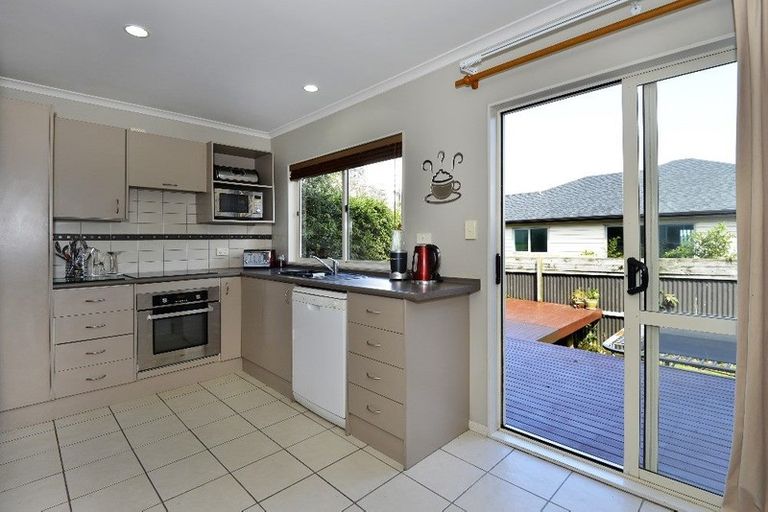 Photo of property in 966a East Coast Road, Northcross, Auckland, 0632