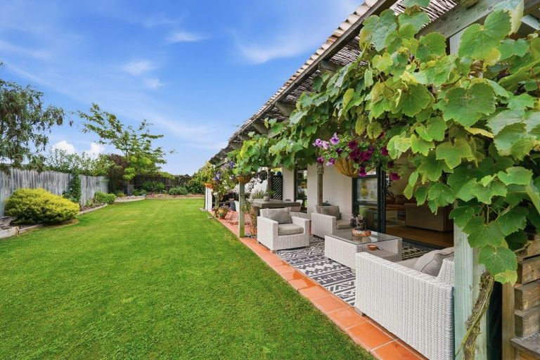 Photo of property in 75 Sequoia Way, Rangiora, 7400