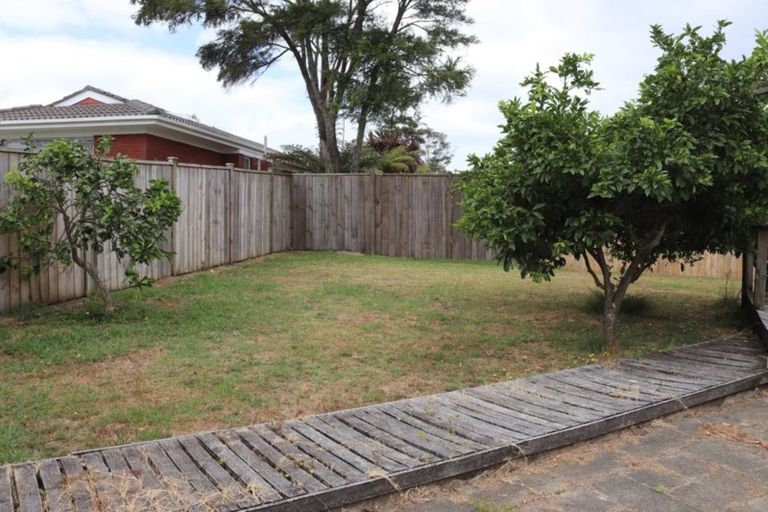 Photo of property in 70 Millbrook Road, Henderson, Auckland, 0612