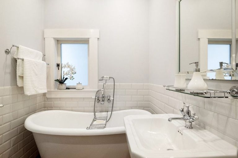 Photo of property in 41 Lake Road, Devonport, Auckland, 0624