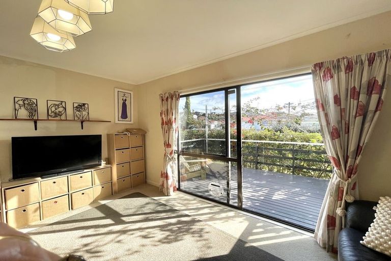 Photo of property in 35 Queen Road, Bellevue, Tauranga, 3110