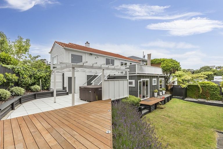 Photo of property in 22 Donald Crescent, Karori, Wellington, 6012