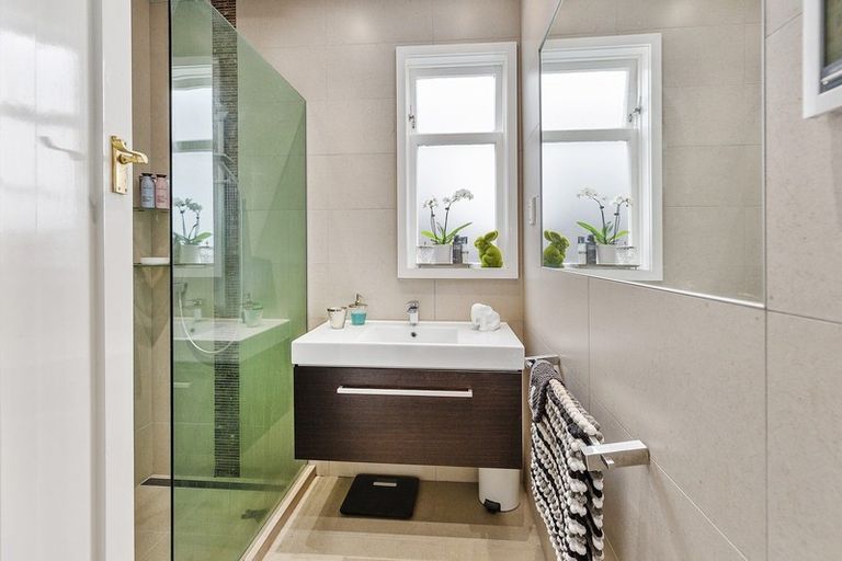 Photo of property in 22 Donald Crescent, Karori, Wellington, 6012