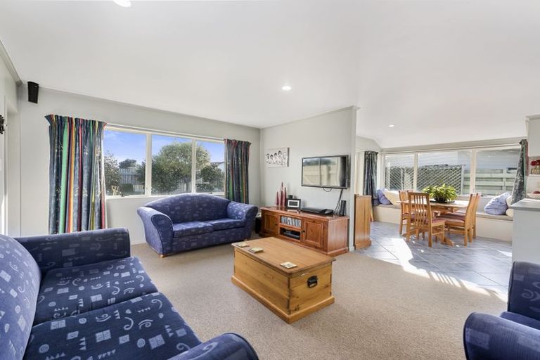 Photo of property in 25 Kane Road, Papamoa Beach, Papamoa, 3118