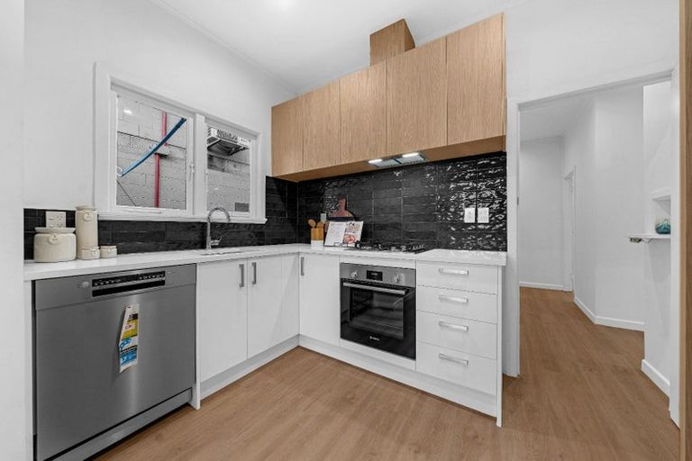 Photo of property in 4029 Great North Road, Glen Eden, Auckland, 0602