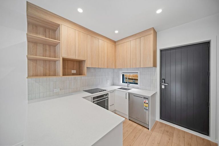 Photo of property in 7/97 Atkinson Road, Titirangi, Auckland, 0604