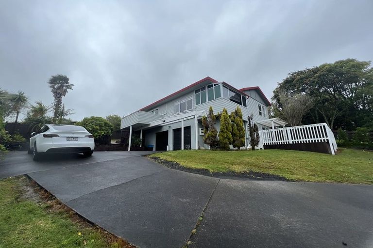 Photo of property in 3 Altair Place, Windsor Park, Auckland, 0632