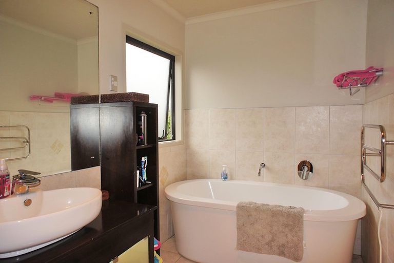 Photo of property in 17d Pakuranga Road, Pakuranga, Auckland, 2010