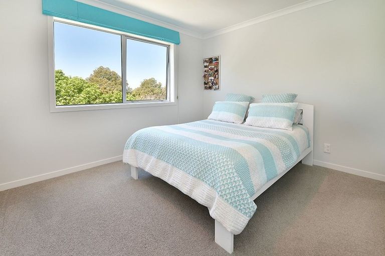 Photo of property in 38 Manhattan Rise, Orewa, 0931