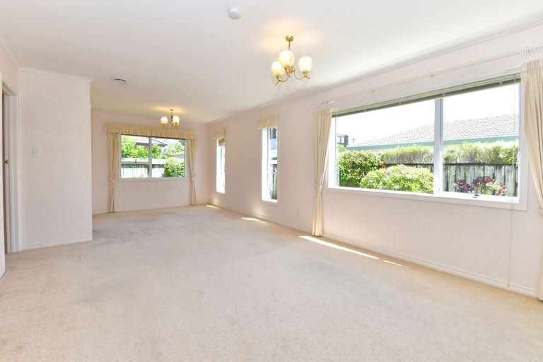 Photo of property in 32b Edward Avenue, Orewa, 0931