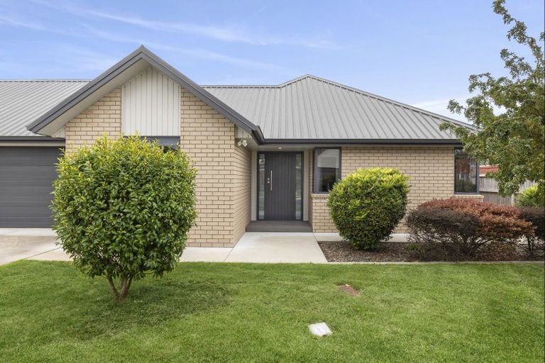 Photo of property in 5 Clifford Close, Leamington, Cambridge, 3432