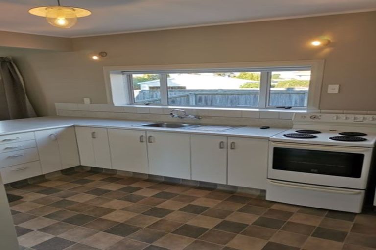 Photo of property in 303 Wainoni Road, Avondale, Christchurch, 8061