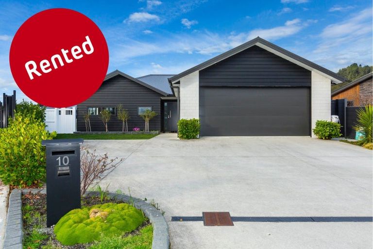 Photo of property in 10 Kerrigan Crescent, Wallaceville, Upper Hutt, 5018