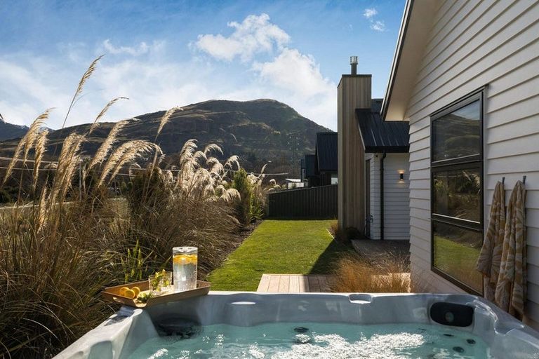 Photo of property in 35 Headley Drive, Lower Shotover, Queenstown, 9304