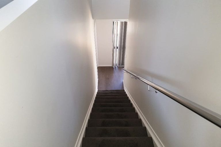 Photo of property in 13 Millcroft Lane, Ranui, Auckland, 0612