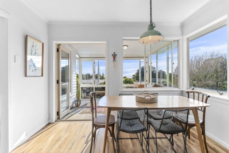 Photo of property in 37 Mcfarlane Street, Oakura, 4314