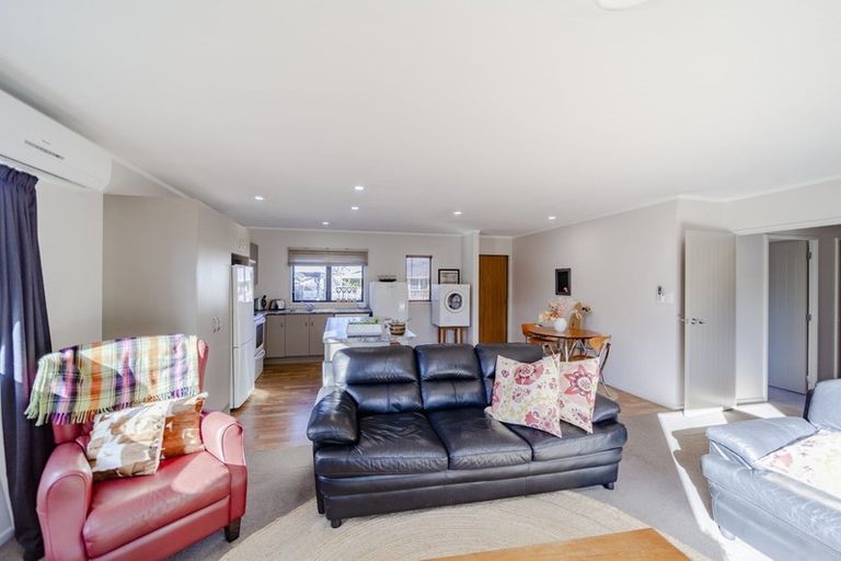 Photo of property in 94a Clarence Cox Crescent, Pirimai, Napier, 4112