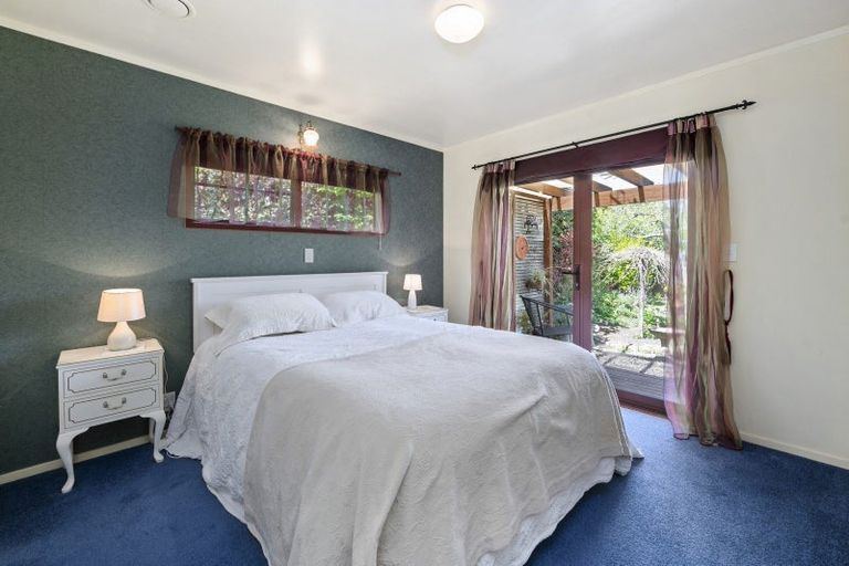 Photo of property in 19 Gibbs Place, Kinloch, Taupo, 3377