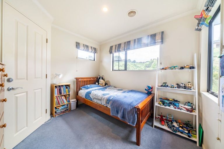 Photo of property in 9 Oceanview Terrace, Tirohanga, Lower Hutt, 5010