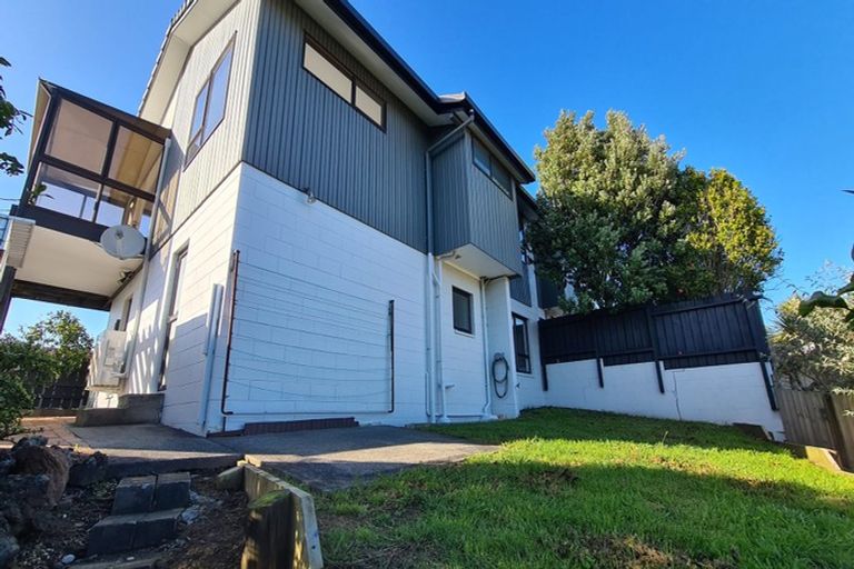 Photo of property in 2/25 Sartors Avenue, Northcross, Auckland, 0630