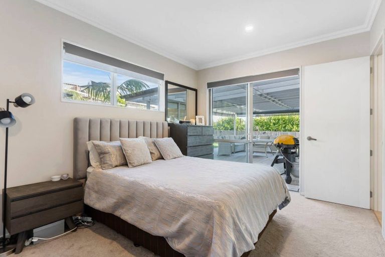 Photo of property in 13 Eastview Crescent, Stanmore Bay, Whangaparaoa, 0932