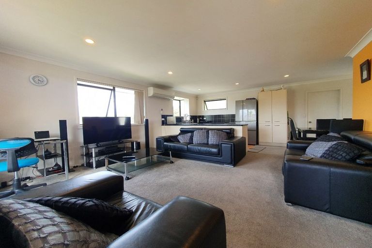 Photo of property in 96 Kamara Road, Glen Eden, Auckland, 0602