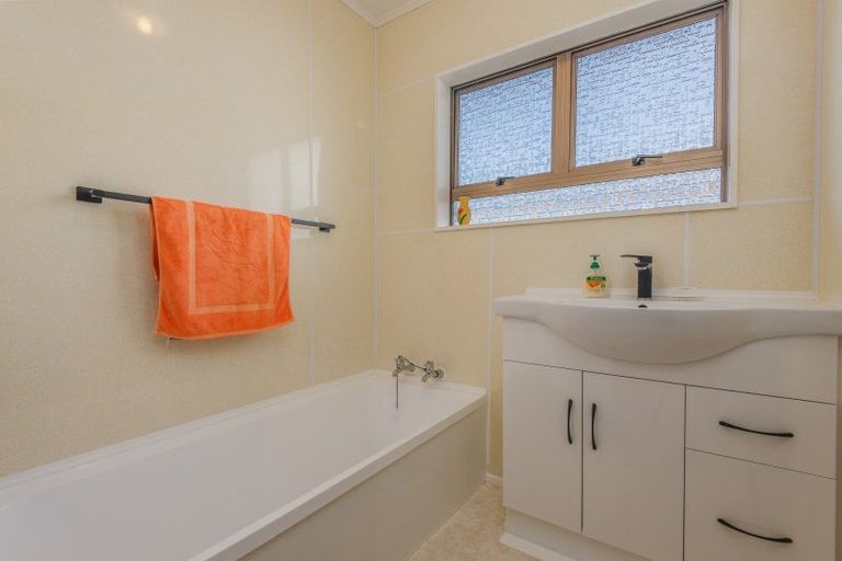 Photo of property in 43 Normanby Street, Woodville, 4920