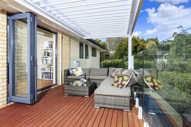 Photo of property in 21a Cliff Road, Torbay, Auckland, 0630