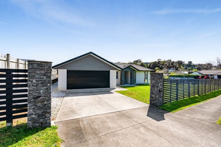 Photo of property in 23 Garrett Drive, Whalers Gate, New Plymouth, 4310