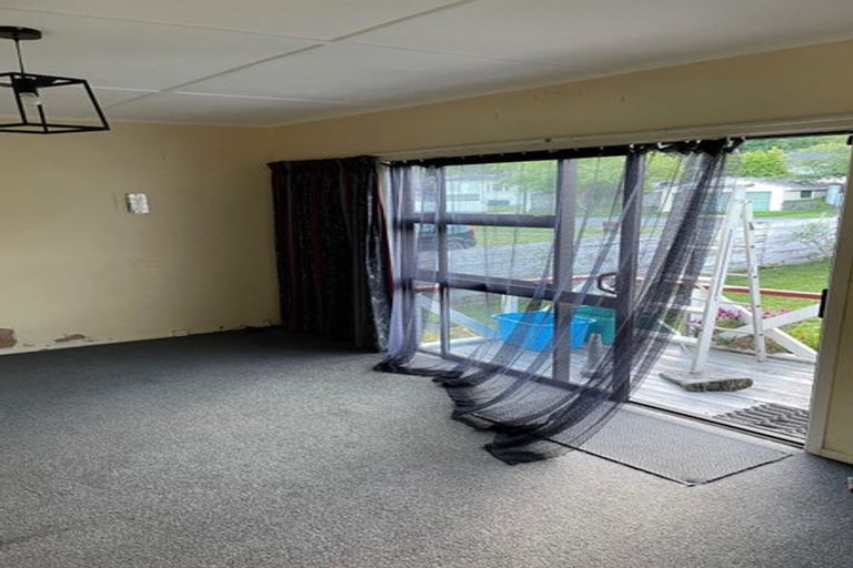 Photo of property in 134 Wellington Road, Wainuiomata, Lower Hutt, 5014