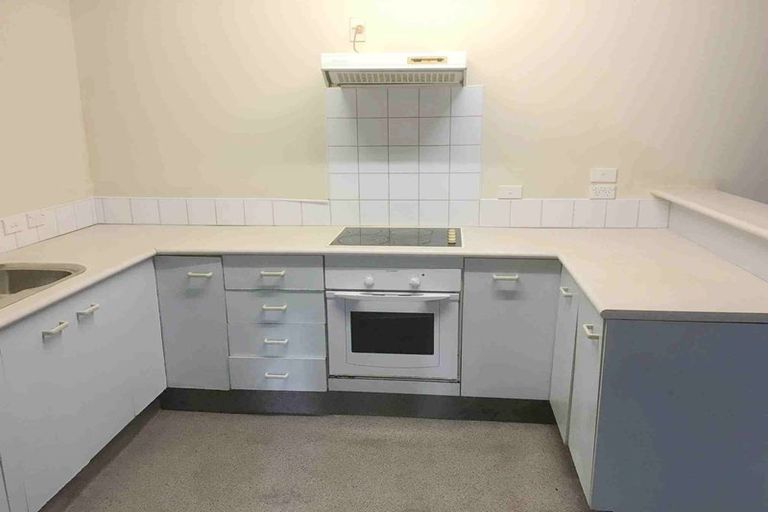 Photo of property in 60 Edmonton Road, Henderson, Auckland, 0612