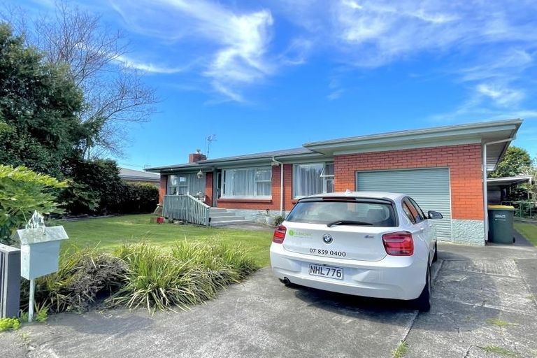 Photo of property in 2 Heath Street, St Andrews, Hamilton, 3200