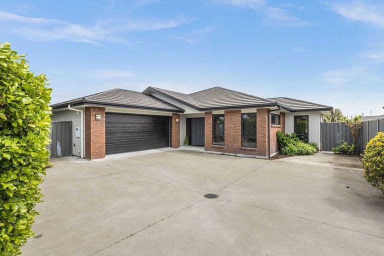 Photo of property in 19 Haast Place, Poraiti, Napier, 4112