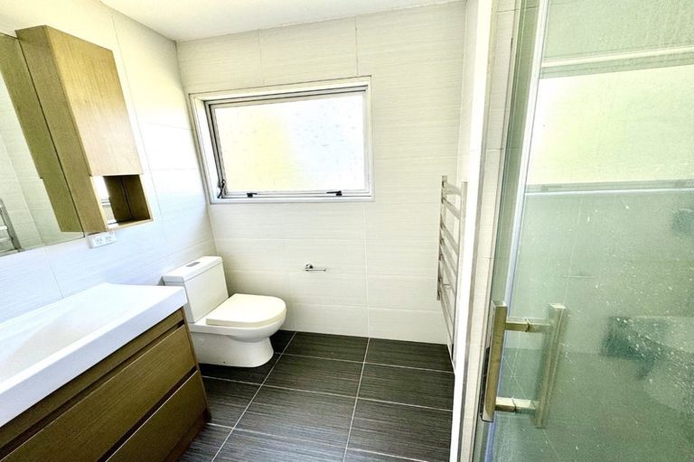 Photo of property in 25a Schnapper Rock Road, Greenhithe, Auckland, 0632