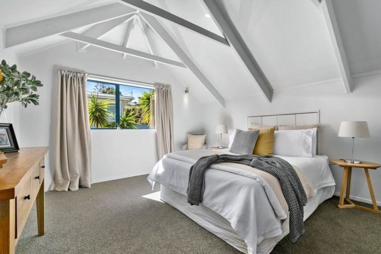 Photo of property in 2/69a Chivalry Road, Glenfield, Auckland, 0629