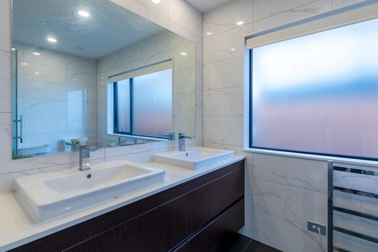 Photo of property in 11 Coastview Lane, Long Bay, Auckland, 0630