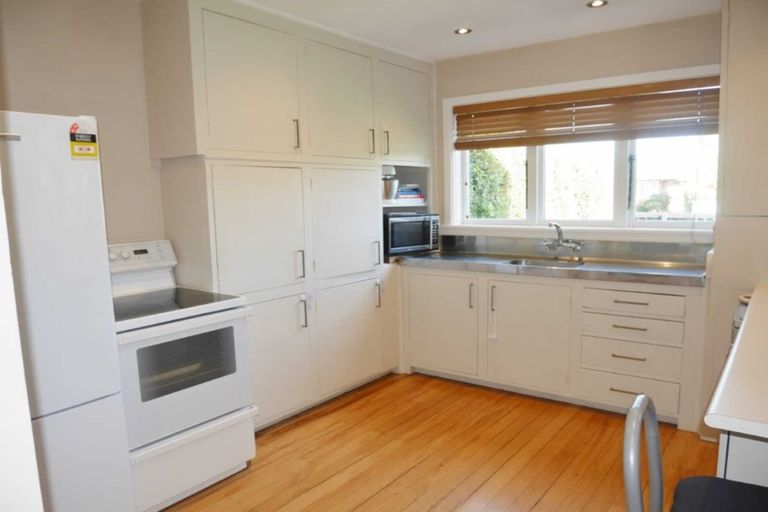 Photo of property in 28 Manor Place, Bryndwr, Christchurch, 8053