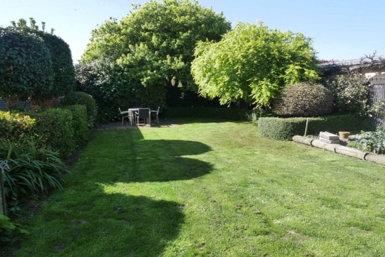 Photo of property in 28 Manor Place, Bryndwr, Christchurch, 8053