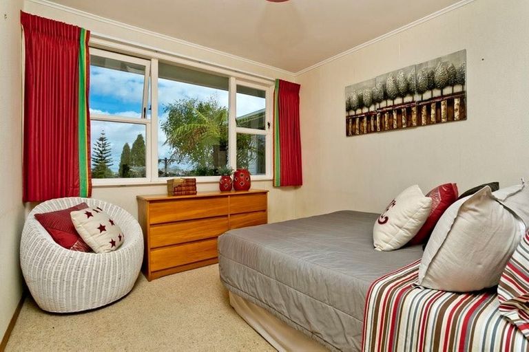 Photo of property in 6 Da Vinci Place, West Harbour, Auckland, 0618