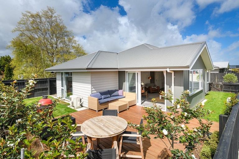Photo of property in 1 Ivy Lane, Kelvin Grove, Palmerston North, 4414